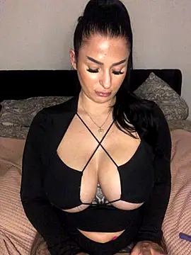 Mia-Bremer live sex cam