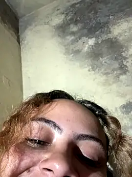 Chloe_Leaozinho's cam snapshot