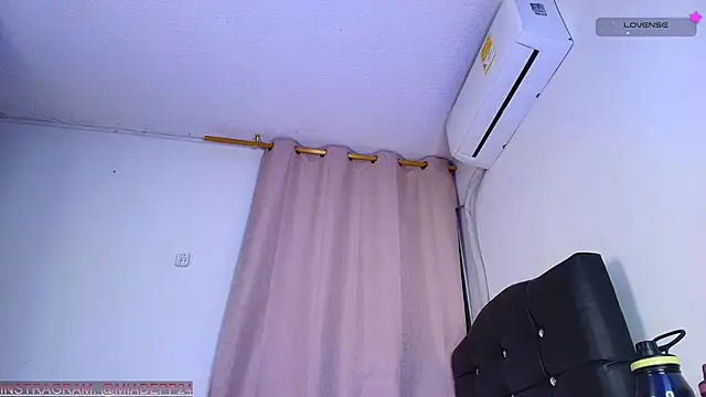 Mia_depp live sex cam