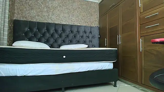 emma_xuee live sex cam