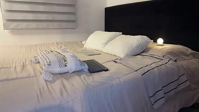 Miia_Vega_ live sex cam