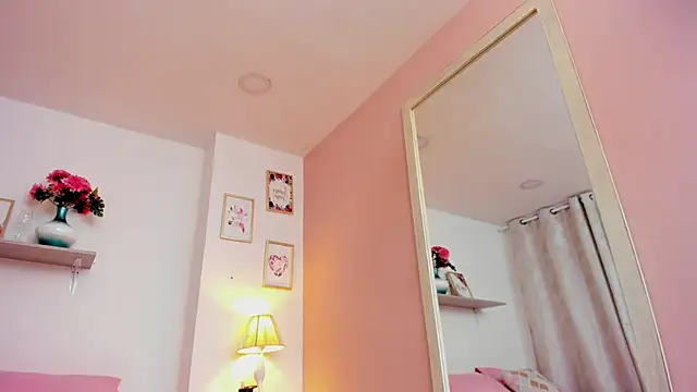 LauraRaider's cam snapshot