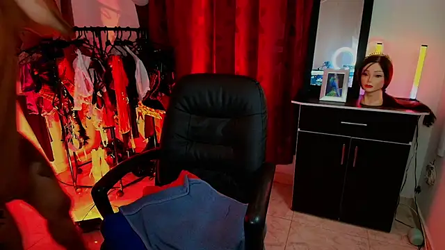 TinnaDawsom live sex cam