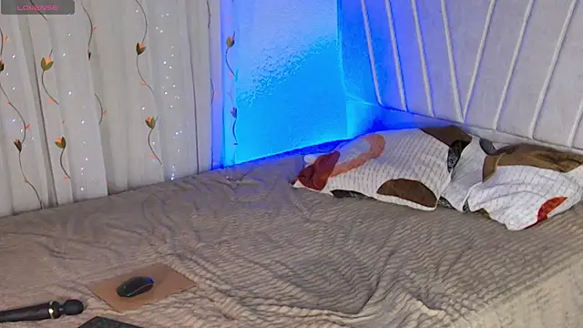 Mia_elan__'s cam snapshot