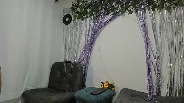 VioletXJasper's cam snapshot