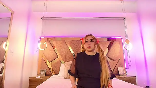 emma_cook_'s cam snapshot