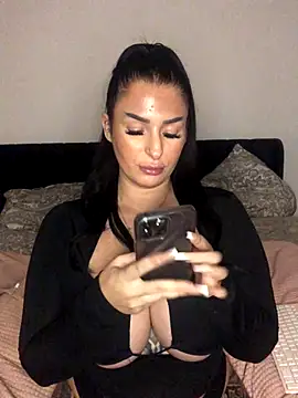 Mia-Bremer live sex cam