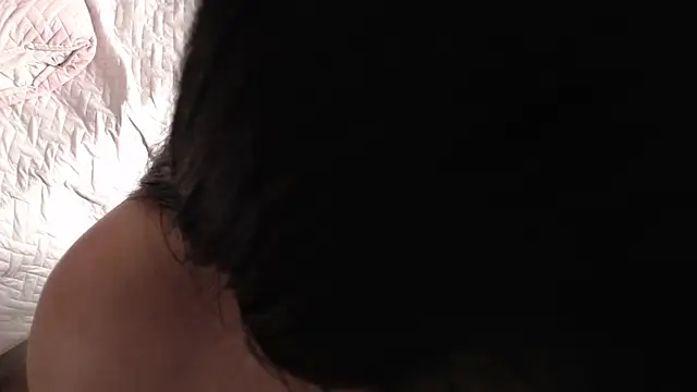 Aiilyn-2's cam snapshot