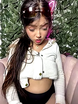 KyliePinkk_'s cam snapshot