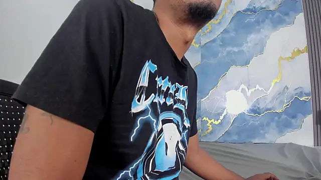 Kylieandjhonny live sex cam