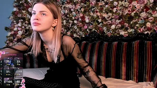 AkulinaGold's cam snapshot