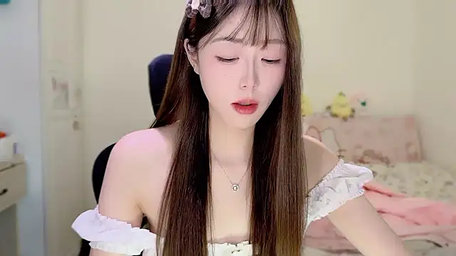 Onecutelittle live sex cam