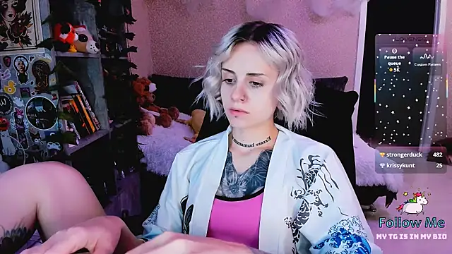 NaniMoore live sex cam