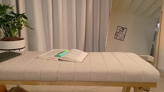 VictoriaNova_'s cam snapshot