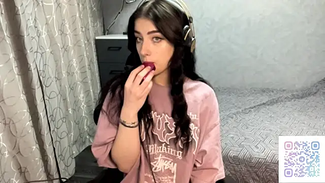 Meowluly's cam snapshot