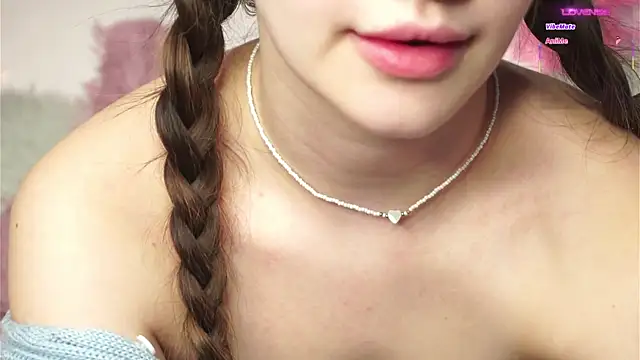 AmiLewis live sex cam