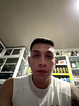 OliverWest04 live sex cam