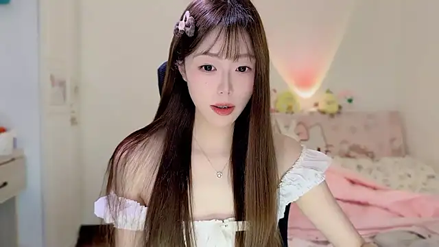 Onecutelittle's cam snapshot