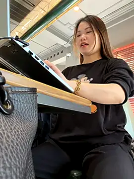 Emily_9xx's cam snapshot