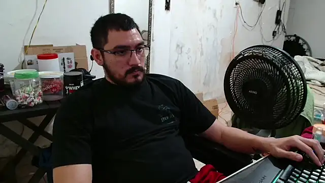 Leonino231 live sex cam