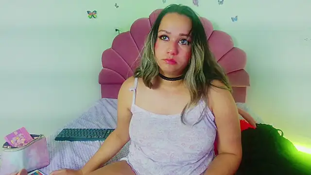 paula_brausin_'s cam snapshot