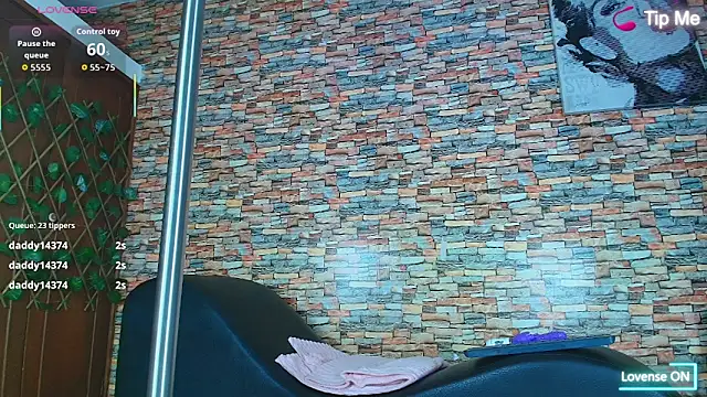 amyfuntime's cam snapshot