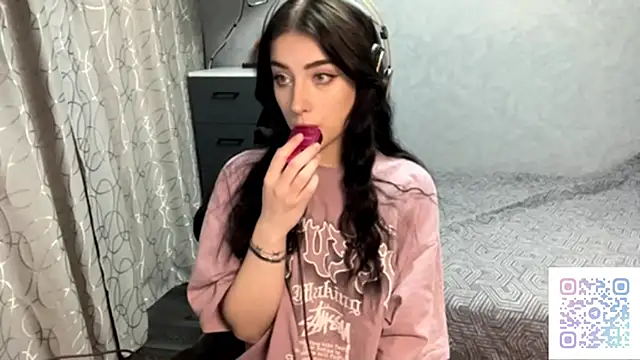 Meowluly's cam snapshot