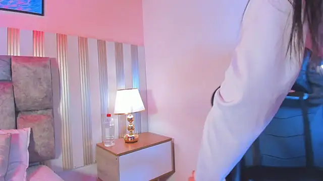 gia_malkova's cam snapshot