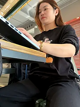 Emily_9xx's cam snapshot