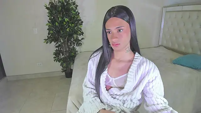 _EMMYROSE live sex cam