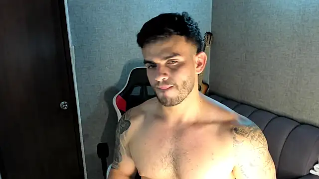 Ricardogo19 live sex cam