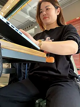 Emily_9xx's cam snapshot