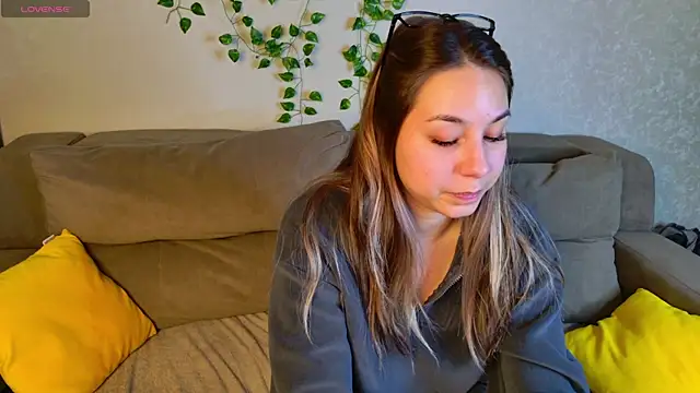 Al1ice_Moures's cam snapshot