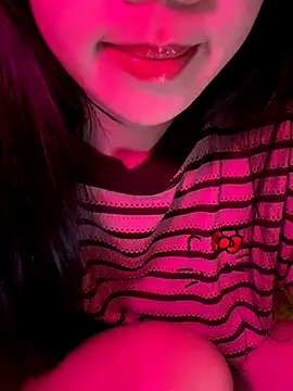 Uyennii02's cam snapshot