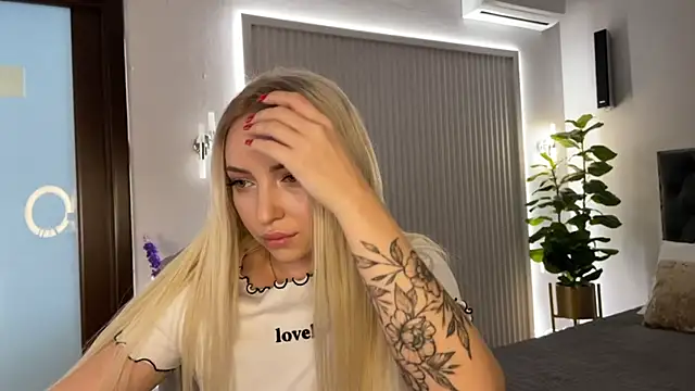 OhMyEmma's cam snapshot