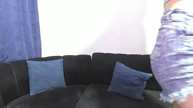 sweetshyisis's cam snapshot