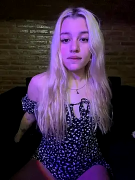 tiffanystarling's cam snapshot