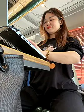 Emily_9xx's cam snapshot