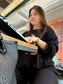 Emily_9xx's cam snapshot