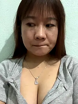 qinejr37's cam snapshot