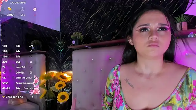 SaraLondon13 live sex cam