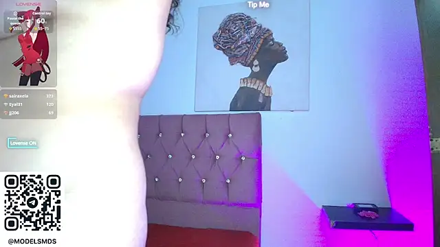 aaron_antonella_mds's cam snapshot