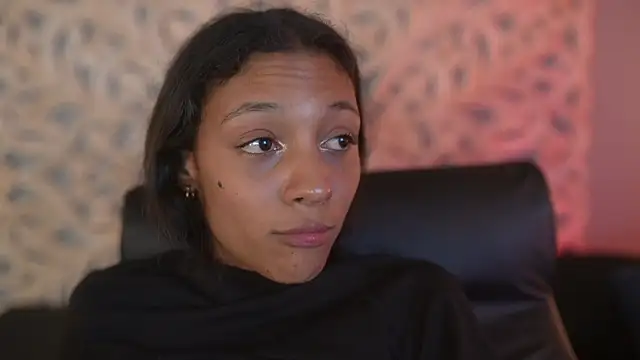 lupeebony's cam snapshot