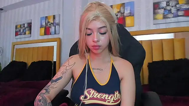 pettit_courtny's cam snapshot