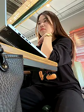 Emily_9xx's cam snapshot