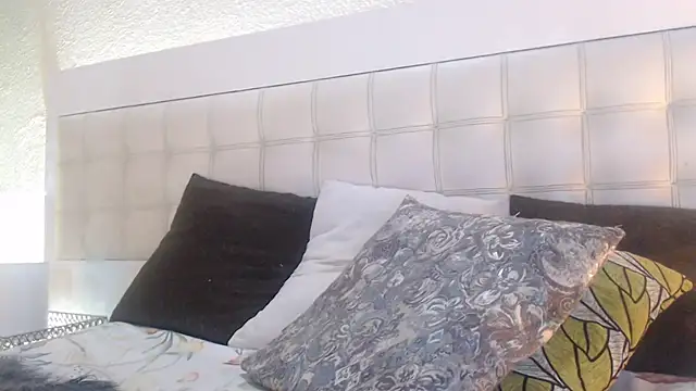 _Pamela_doll's cam snapshot