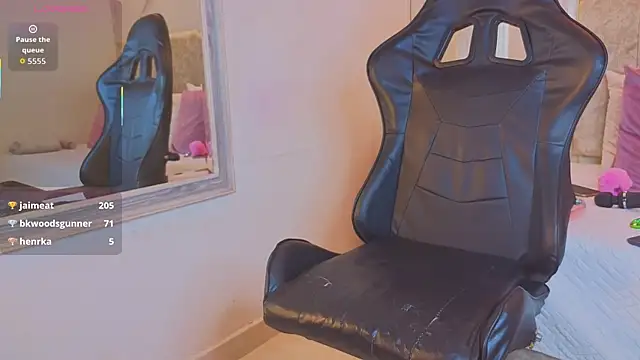 Tayra_Pradit's cam snapshot