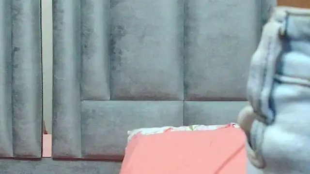 cutepetitee's cam snapshot