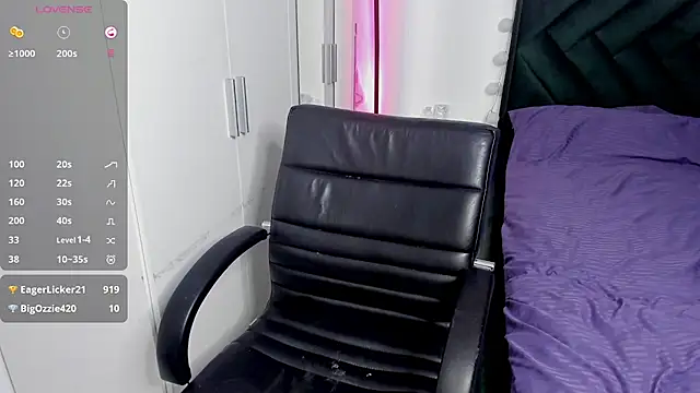 LovelyAria_'s cam snapshot