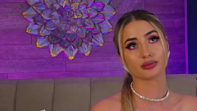 LoraDevine's cam snapshot